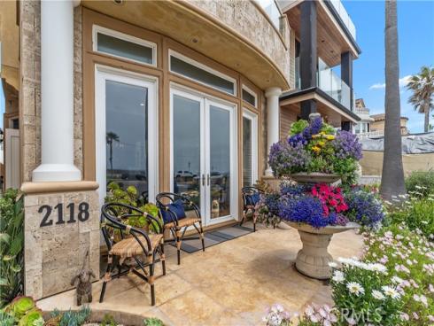 2118 Pacific Coast , Huntington Beach, CA