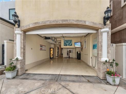 2118 Pacific Coast , Huntington Beach, CA