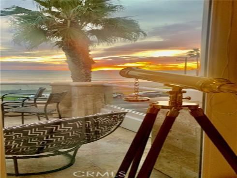 2118 Pacific Coast , Huntington Beach, CA