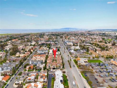 5142  Warner  305 , Huntington Beach, CA