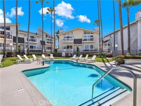 2872 Coast CI205 Circle, Huntington Beach, CA