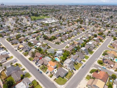 20121 Swansea Lane, Huntington Beach, CA