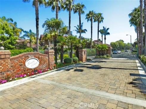 7825 Seaglen Drive, Huntington Beach, CA