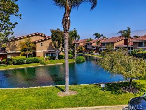 7825 Seaglen Drive, Huntington Beach, CA