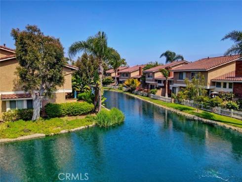 7825 Seaglen Drive, Huntington Beach, CA