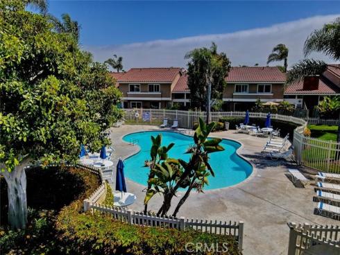 7825 Seaglen Drive, Huntington Beach, CA