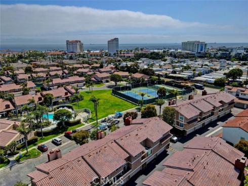 7825 Seaglen Drive, Huntington Beach, CA