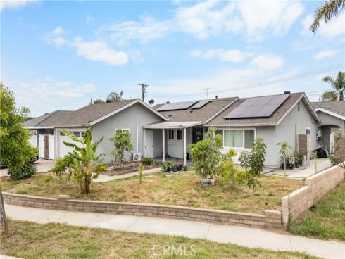 14571 Yucca Circle, Huntington Beach, CA