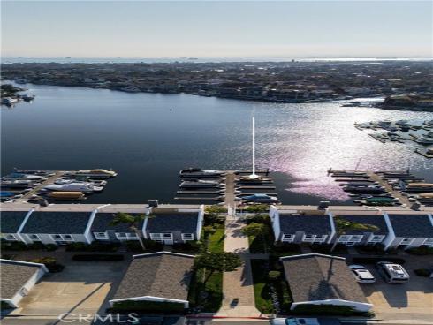 16520 Harbour 6 Lane, Huntington Beach, CA