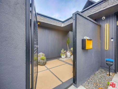 20281 Bancroft Circle, Huntington Beach, CA