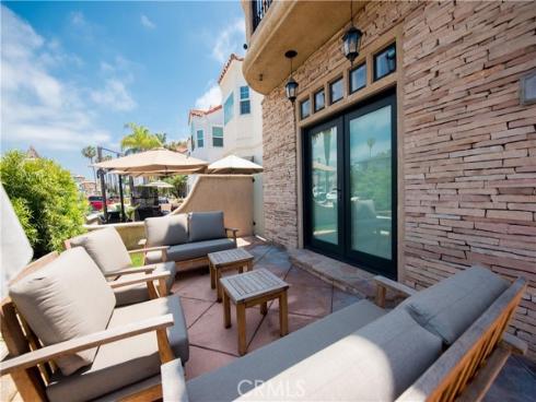 316  6th   Street, Huntington Beach, CA