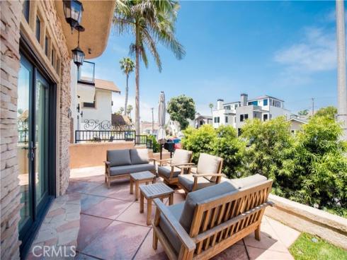 316  6th   Street, Huntington Beach, CA