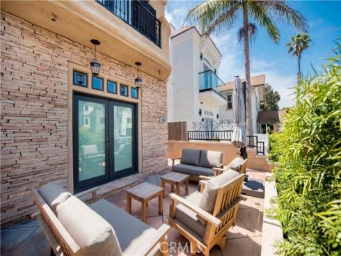 316  6th   Street, Huntington Beach, CA