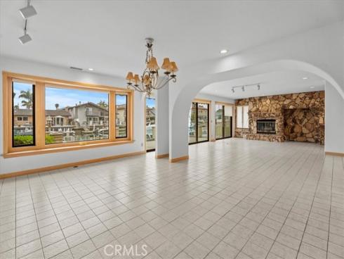 4062 Figaro Circle, Huntington Beach, CA