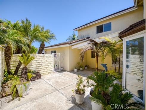 16781 Edgewater Lane, Huntington Beach, CA