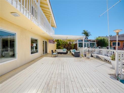 16781 Edgewater Lane, Huntington Beach, CA