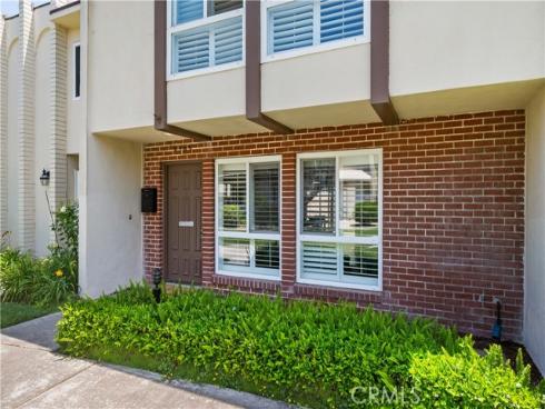 9705 Port Royal Circle, Huntington Beach, CA