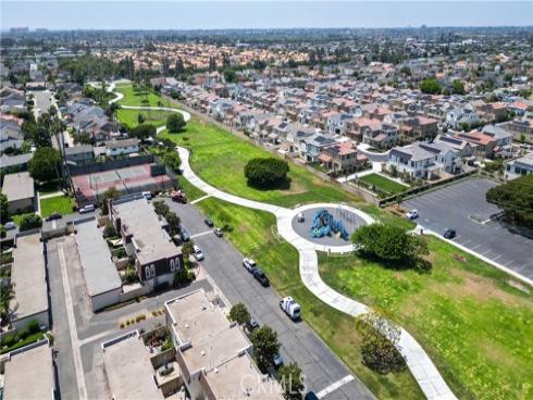 9705 Port Royal Circle, Huntington Beach, CA