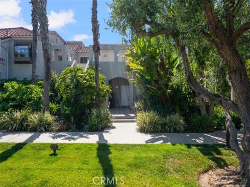4822  Tiara  104  Drive, Huntington Beach, CA