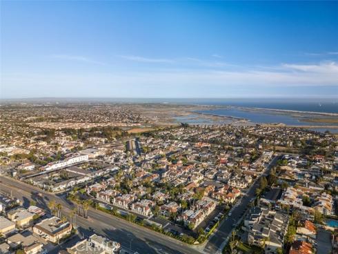 4822  Tiara  104  Drive, Huntington Beach, CA