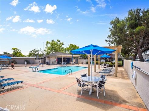 8686 Merced 1007B Circle, Huntington Beach, CA
