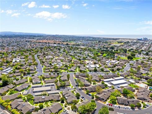 8686 Merced 1007B Circle, Huntington Beach, CA