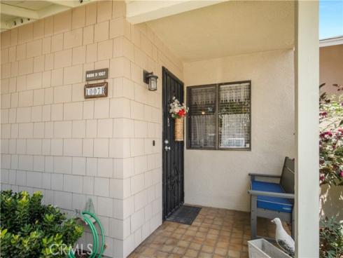 8686  Merced  1007B  Circle, Huntington Beach, CA