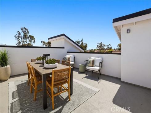 19071  Main  113  Street, Huntington Beach, CA