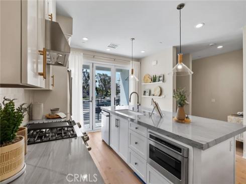 19071  Main  113  Street, Huntington Beach, CA