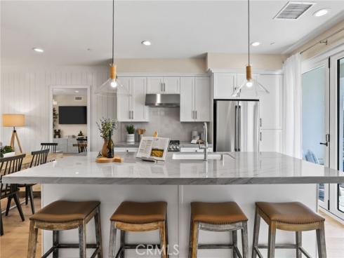 19071  Main  113  Street, Huntington Beach, CA