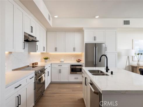 414  Main  430  Street, Huntington Beach, CA