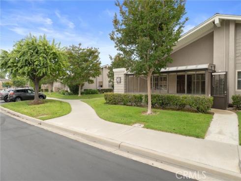 8877 Tulare 312D Drive, Huntington Beach, CA