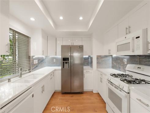 8877 Tulare 312D Drive, Huntington Beach, CA