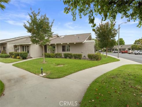 8877 Tulare 312D Drive, Huntington Beach, CA