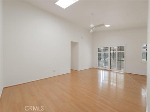 8877 Tulare 312D Drive, Huntington Beach, CA