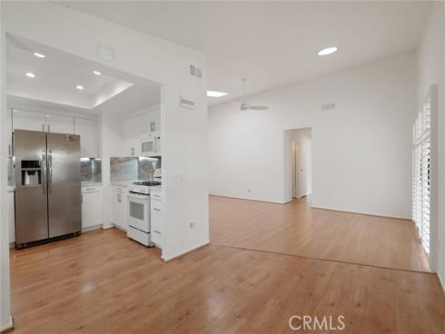 8877 Tulare 312D Drive, Huntington Beach, CA