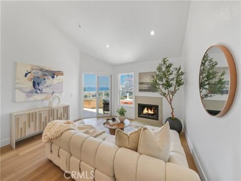 2000  Pacific Coast Highway  313 , Huntington Beach, CA