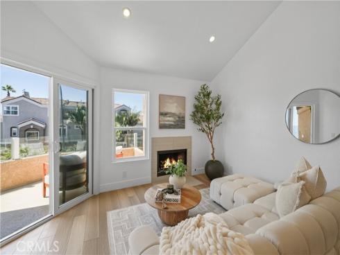 2000  Pacific Coast Highway  313 , Huntington Beach, CA