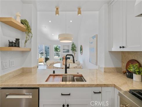 2000  Pacific Coast Highway  313 , Huntington Beach, CA