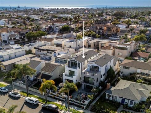 613 13th Street, Huntington Beach, CA