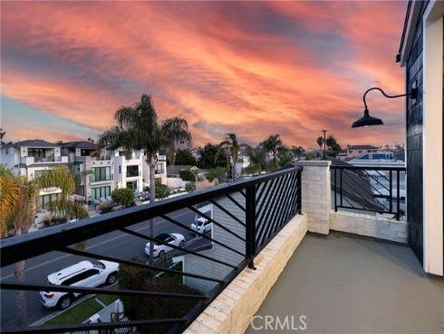 613 13th Street, Huntington Beach, CA