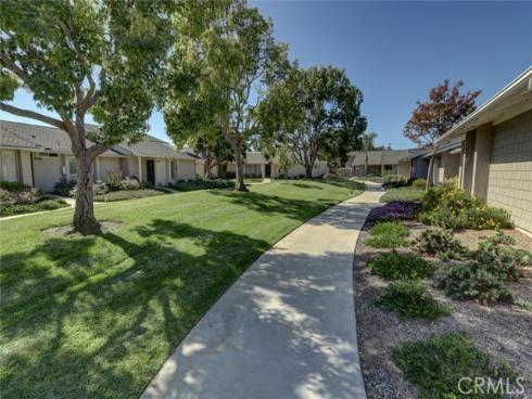 8566  Larkhall  808A  Circle, Huntington Beach, CA
