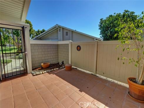 8566  Larkhall  808A  Circle, Huntington Beach, CA