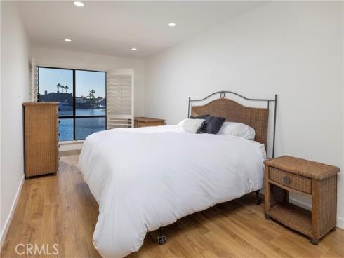 3871  Mistral   Drive, Huntington Beach, CA