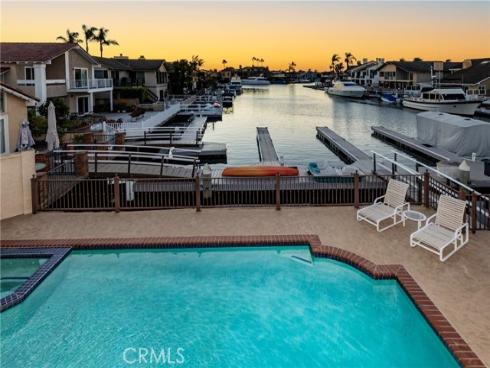 3871  Mistral   Drive, Huntington Beach, CA