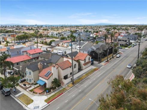 627  19th   Street, Huntington Beach, CA