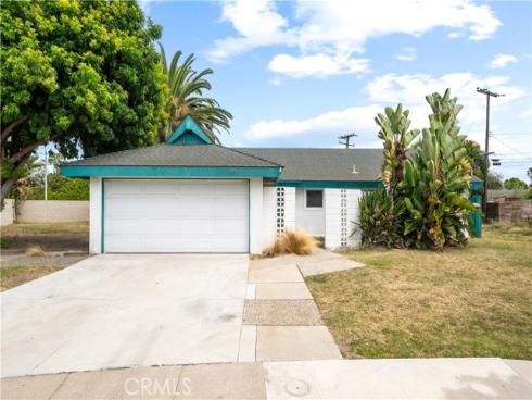 8462 Tern Circle, Huntington Beach, CA