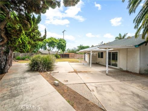 8462 Tern Circle, Huntington Beach, CA