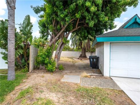 8462 Tern Circle, Huntington Beach, CA