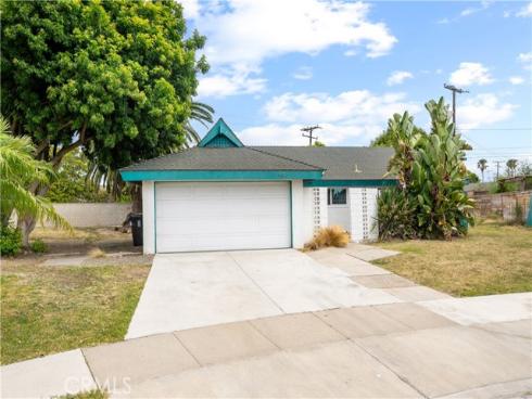 8462 Tern Circle, Huntington Beach, CA